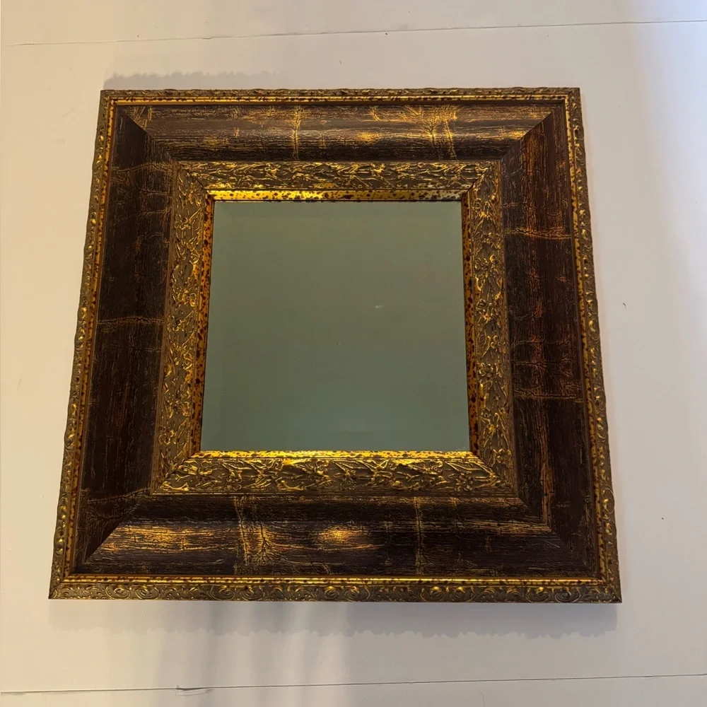 VTG REN-Wil Inc. Gold MCM Wooden Mirror Ornate Flowers Home Decor READ